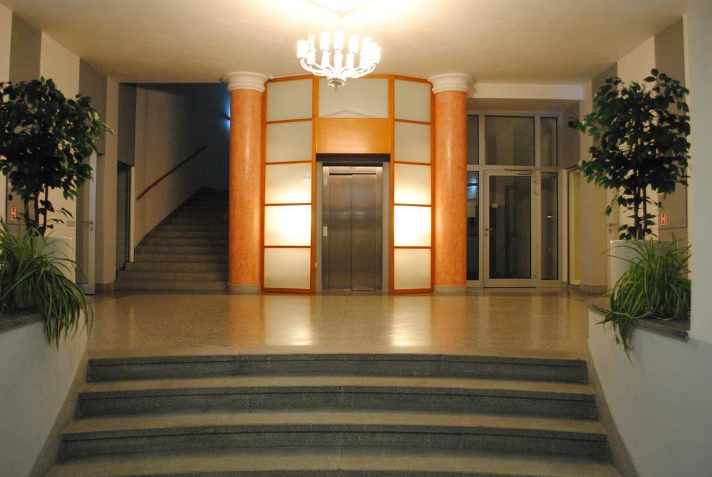 Apartment Centrum + Parking Olomouc Exterior photo